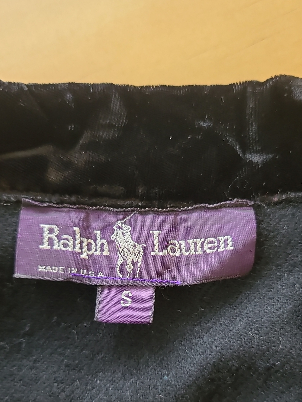 Ralph Lauren Black Cashmere Robe with Velvet Collar & Gold Fox & Bugle Crest. - Picture 6 of 7